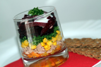 Картинка еда салаты +закуски слоеный салат кукуруза