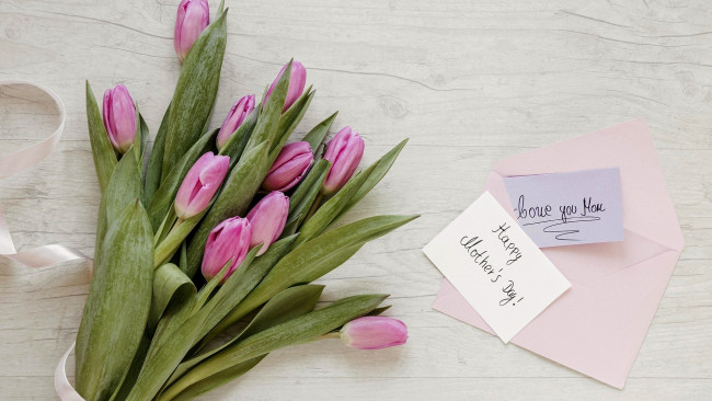 Обои картинки фото праздничные, день матери, тюльпаны, бутоны, надпись