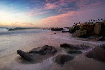 Картинка природа побережье прибой море камни берег дома