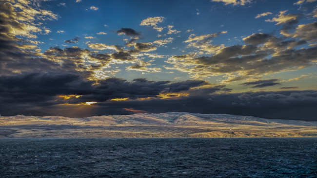 Обои картинки фото природа, побережье, горы, море, закат, облака
