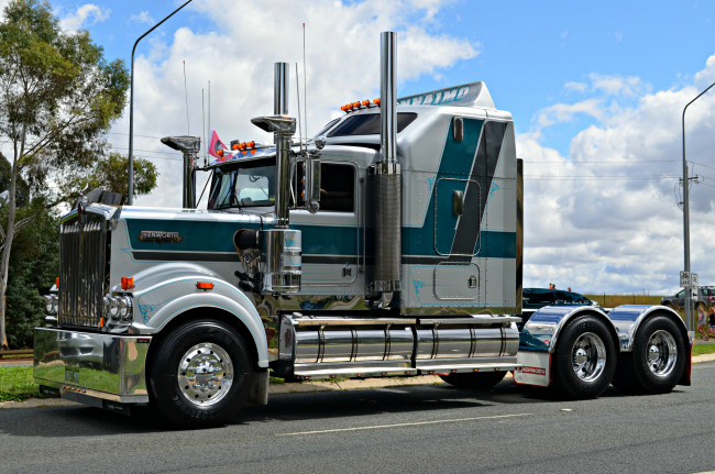 Обои картинки фото kenworth t900, автомобили, kenworth, седельный, тягач, тяжелый, грузовик