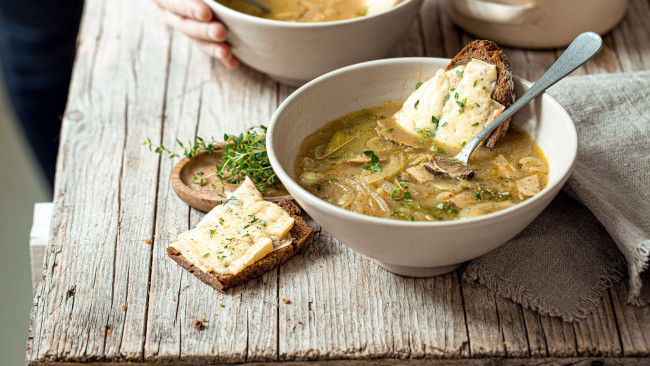 Обои картинки фото еда, первые блюда, луковый, суп, гренки