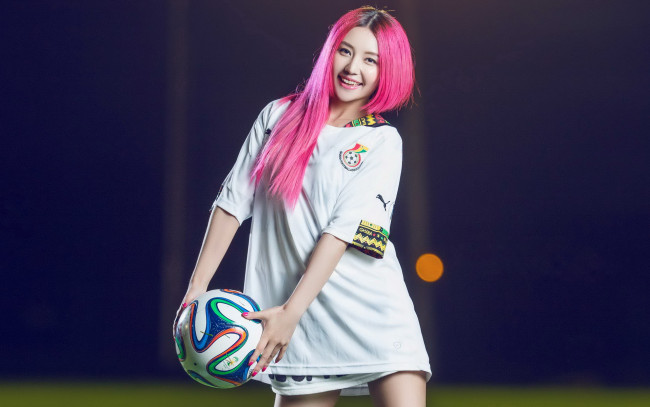 Обои картинки фото девушки, -unsort , азиатки, мяч, фон, улыбка