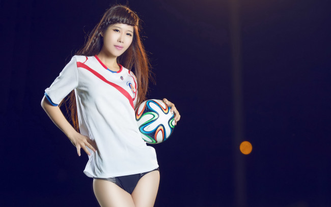 Обои картинки фото девушки, -unsort , азиатки, взгляд, фон, мяч