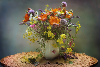 Картинка цветы букеты +композиции букет лилия душистый горошек полевые лето