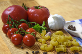 Картинка еда овощи помидор базилик чеснок паста