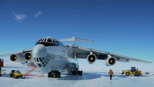 Обои картинки фото авиация, грузовые самолёты, ilyushin, il-76
