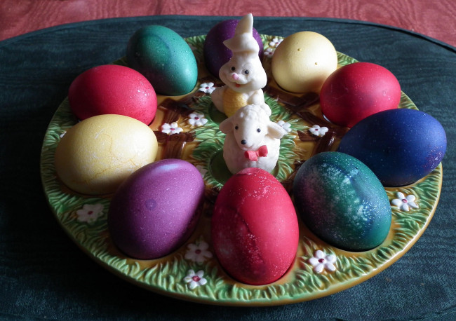 Обои картинки фото праздничные, пасха, яйцо, марципан, тарелка