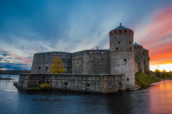 Обои картинки фото финляндия, города, - дворцы,  замки,  крепости, закат, деревья, водоем