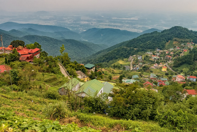 Обои картинки фото вьетнам, города, - панорамы, холмы, дома, деревья, трава