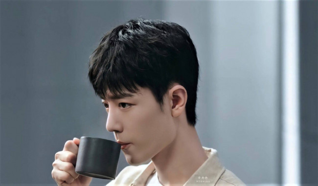 Обои картинки фото мужчины, xiao zhan, актер, лицо, чашка