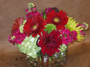 Картинка цветы букеты композиции хризантемы ваза георгины