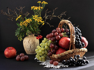 обоя еда, натюрморт, яблоки, виноград, ваза, корзина