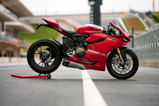 Обои картинки фото мотоциклы, ducati, panigale, r, superbike, 1199, 2013