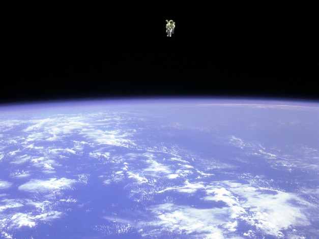 Обои картинки фото свободный, полет, космос, астронавты, космонавты