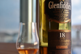 обоя whisky, бренды, glenfiddich, алкоголь, виски
