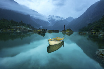 Картинка корабли лодки +шлюпки камни горы stones озеро mountains lake лодка boat