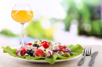 Картинка еда салаты +закуски glass of wine salad вино бокал салат