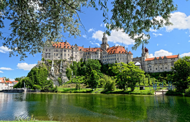 Обои картинки фото schloss sigmaringen, города, замки германии, простор