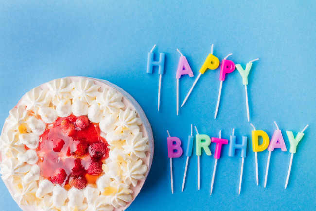 Обои картинки фото праздничные, день рождения, буквы, свечи, торт