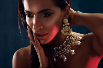 Картинка priyanka+karunakaran девушки priyanka karunakaran bollywood девушка красавица индианка индия красотка актриса модель брюнетка смуглая темнокожая наряд макияж