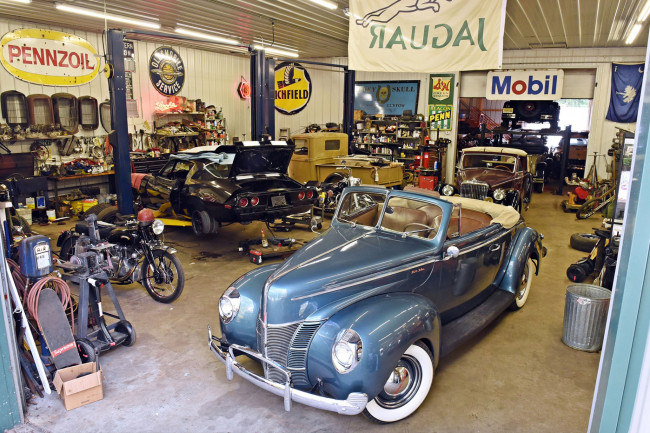 Обои картинки фото автомобили, классика, garage, museum