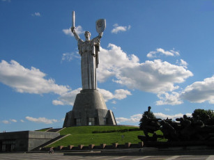 обоя киев, музей, вов, города, украина, небо, облака, мемориал