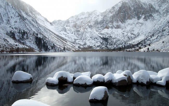 Обои картинки фото природа, реки, озера, снег, камни, гора, озеро