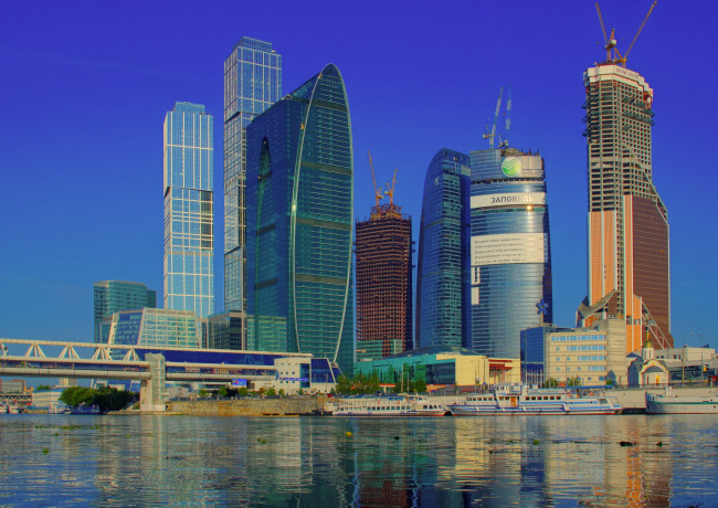 Обои картинки фото города, москва, россия, высотки, река, вода, столица, здания