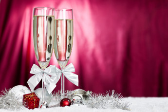 Картинка праздничные угощения бокалы шампанское мишура