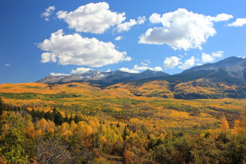 Картинка природа горы краски лес осень облака небо