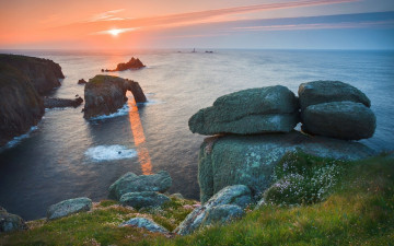 Картинка природа восходы закаты океан закат скалы камни свет лучи горизонт