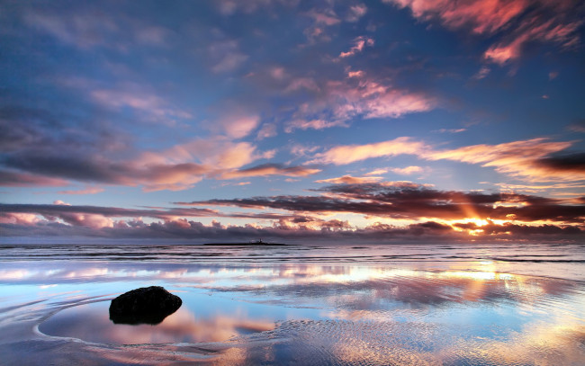 Обои картинки фото природа, побережье, океан, закат, пляж, камень