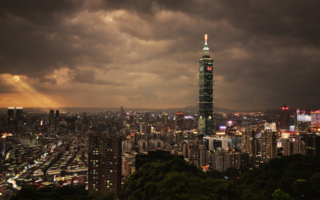 Обои картинки фото taipei, города, тайбэй, тайвань, огни, свет, тучи, город, ночь
