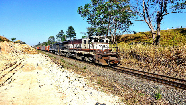 Обои картинки фото техника, поезда, локомотив, рельсы, железная, дорога, грузовой, состав, вагоны