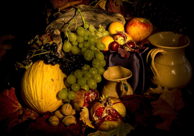 Обои картинки фото еда, фрукты, ягоды, кувшины, каштаны, тыква, виноград, гранат