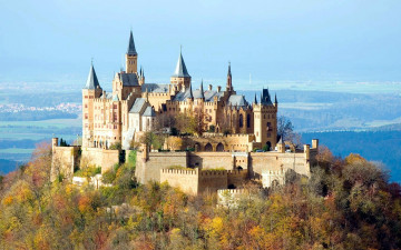 обоя hohenzollern castle,  stuttgart, города, замки германии, дворец, замок, панорама, деревья, лес, гора