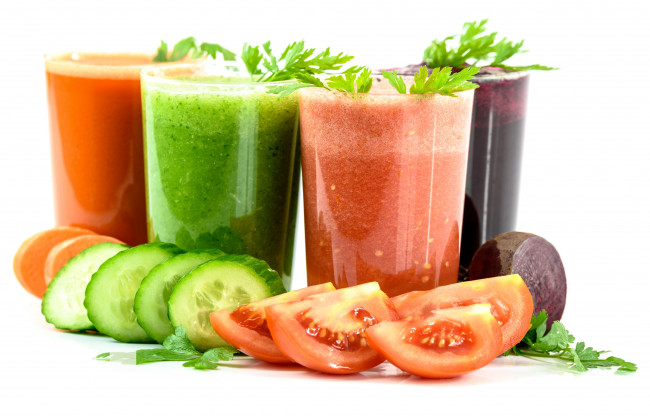 Обои картинки фото еда, напитки,  сок, свекла, овощи, помидор, сок, огурец, морковь