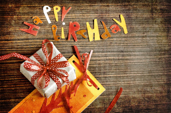 Картинка праздничные день+рождения буквы бант подарок коробка поздравление аппликация