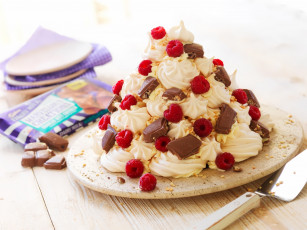 Картинка еда торт только cream chocolate raspberries food десерт пирожное сладкое cake dessert шоколад крем малина