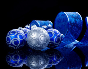 Картинка праздничные шарики синий лента
