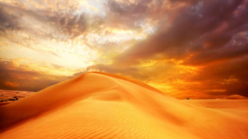 обоя природа, пустыни, тучи, бархан, песок, пустыня, красный, фон