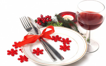 Картинка праздничные угощения ягоды свеча снежинки вино бант бокал