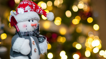 Картинка праздничные снеговики боке лопатка шапочка