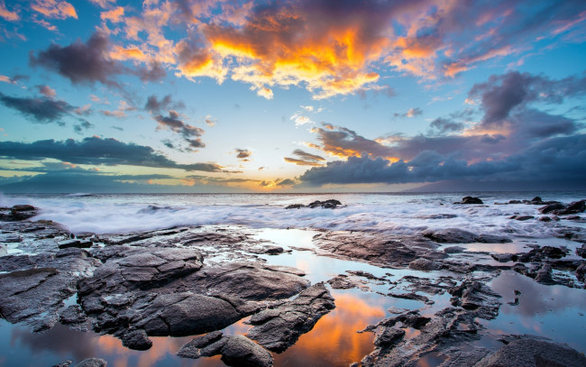 Обои картинки фото природа, побережье, закат, камни, небо, облака, море, берег