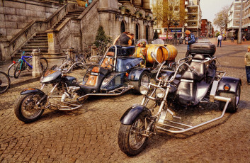 Картинка мотоциклы трёхколёсные+мотоциклы байки улица