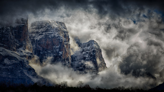 Обои картинки фото природа, горы, туман, деревья, облака, скалы