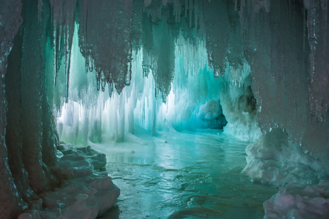 Обои картинки фото природа, айсберги и ледники, пещера, light, water, ice, emi, вода, грот, сталагмиты, сталактиты, лёд, stalagmites, stalactites, lake, cave, озеро