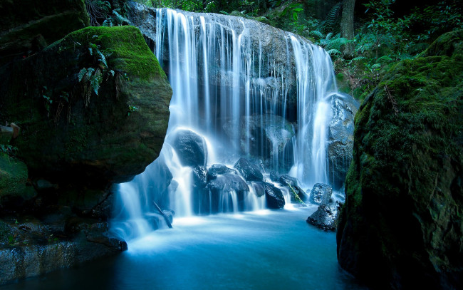 Обои картинки фото природа, водопады, лес, водопад, мох, камни