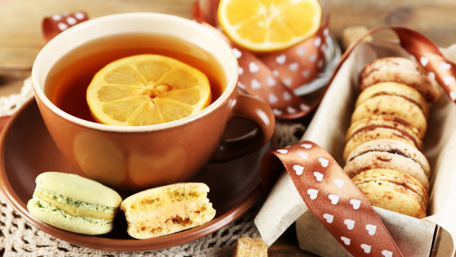 Обои картинки фото еда, напитки,  Чай, чаепитие, макаруны, лимон, чашка, чай